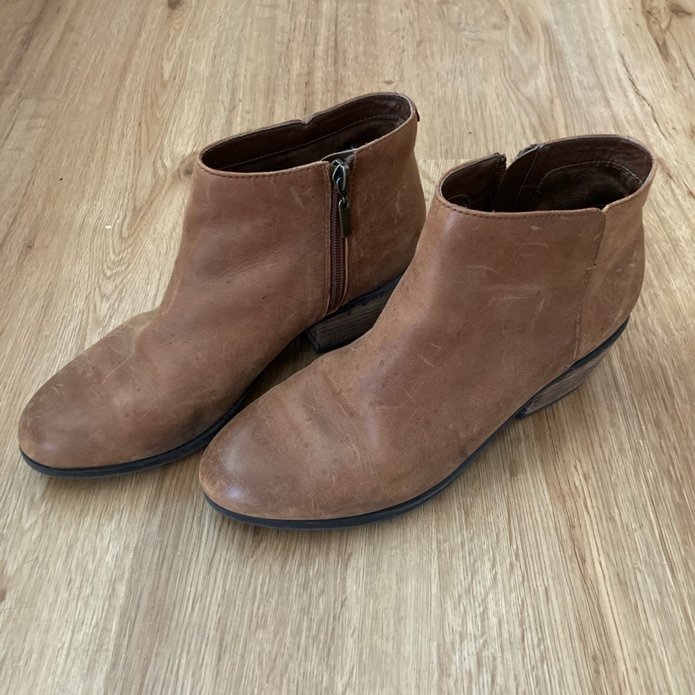 Clarks Leather Brown Boots 7